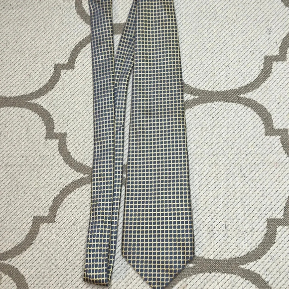 Betini squares 100% silk tie - Picture 1 of 7
